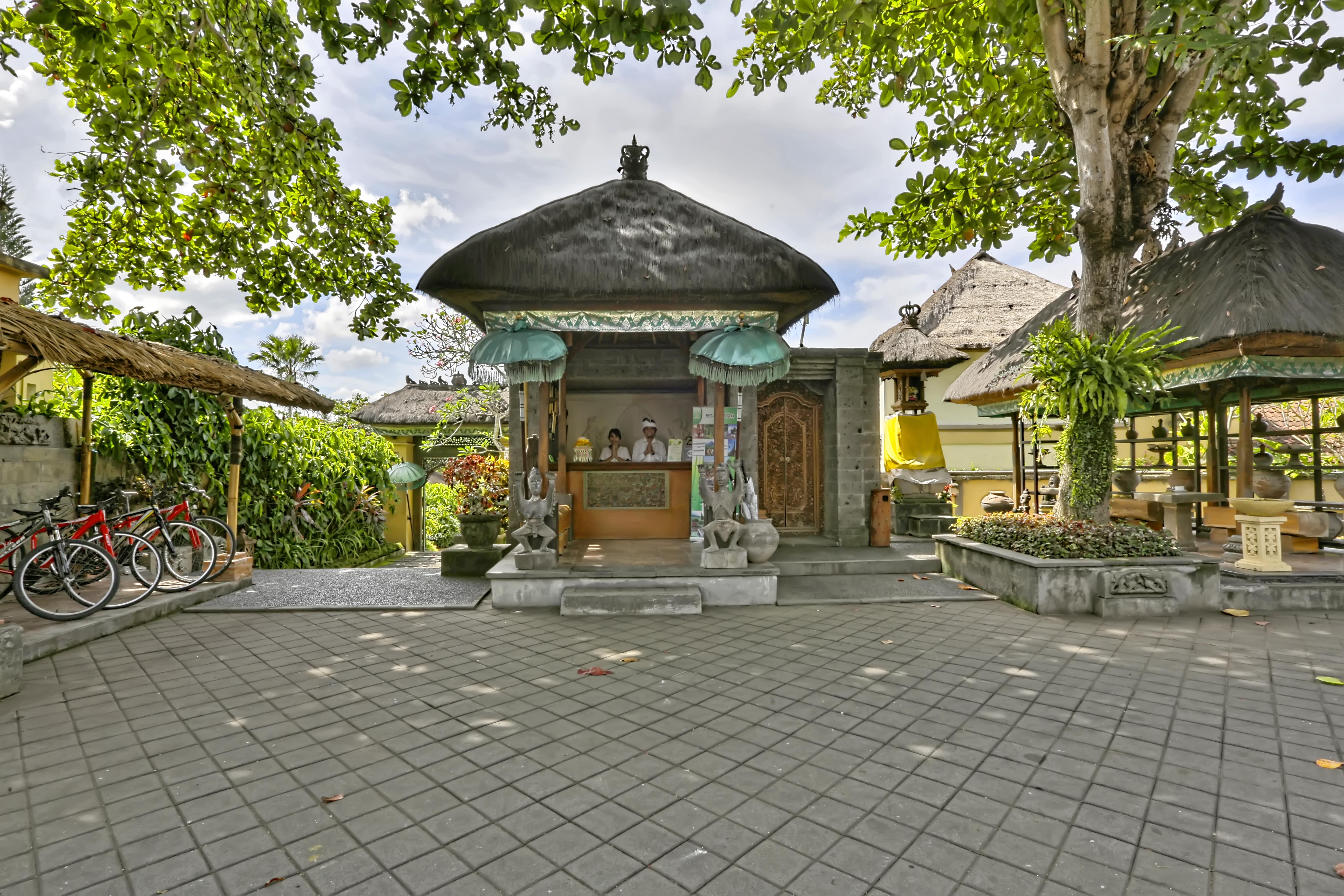 Alam Puri Art Museum Resort & Spa Denpasar  Bagian luar foto