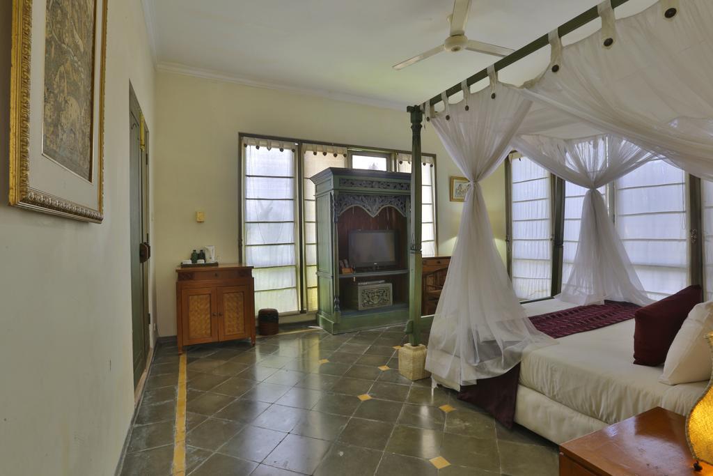 Alam Puri Art Museum Resort & Spa Denpasar  Bagian luar foto