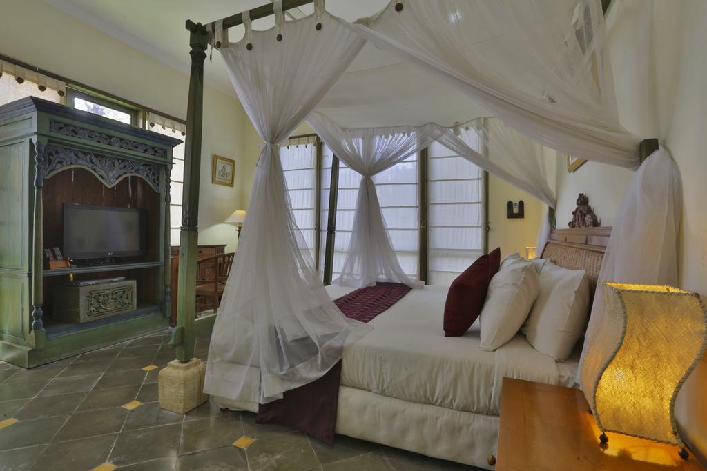 Alam Puri Art Museum Resort & Spa Denpasar  Bagian luar foto
