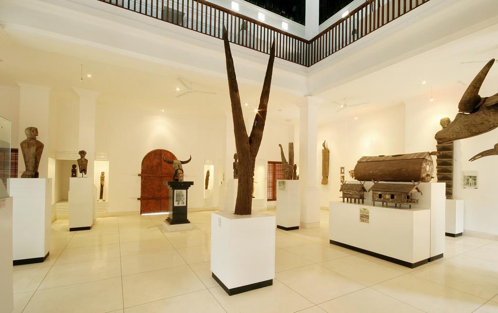 Alam Puri Art Museum Resort & Spa Denpasar  Bagian luar foto