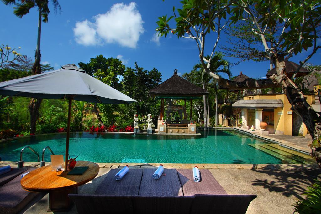 Alam Puri Art Museum Resort & Spa Denpasar  Bagian luar foto