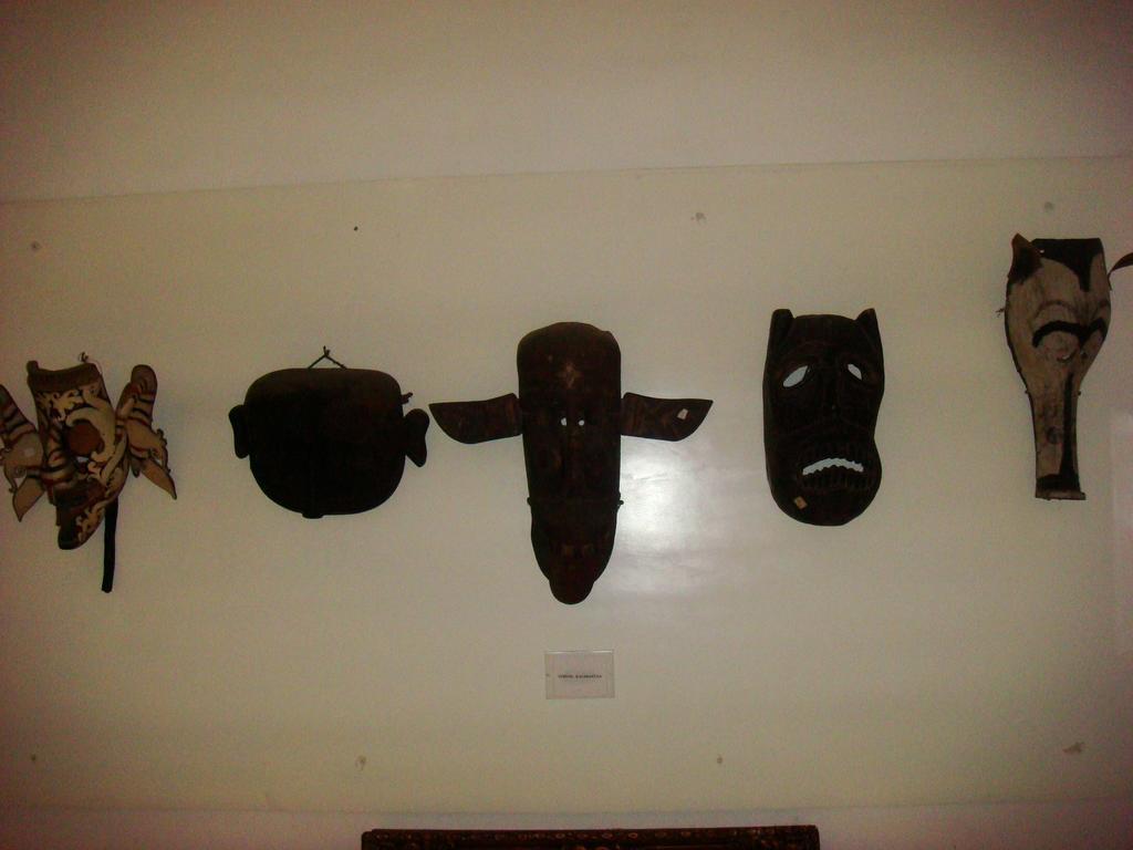 Alam Puri Art Museum Resort & Spa Denpasar  Bagian luar foto